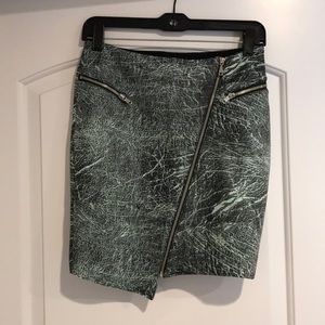 Guess skirt